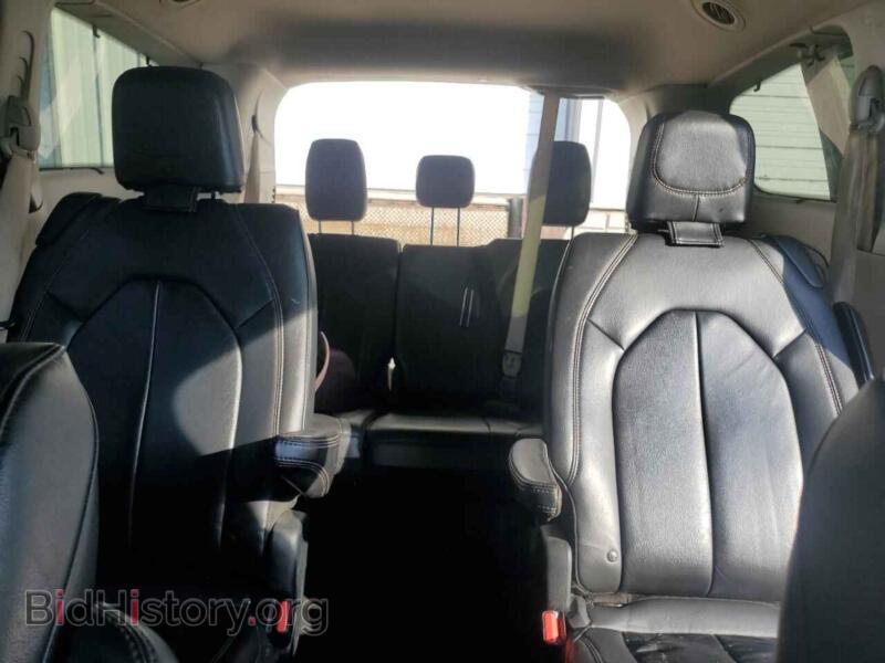 2017 Chrysler PACIFICA (VIN 2C4RC1BG6HR661483) — photo 10 of 16