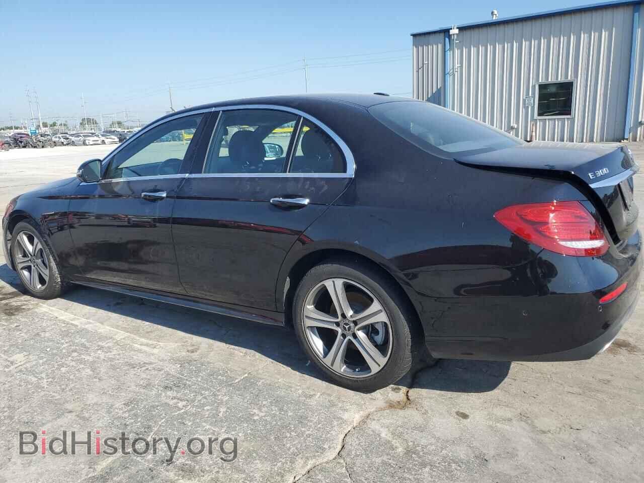 2017 MERCEDES-BENZ E-CLASS - VIN: WDDZF4KB2HA251982 - Фото 2