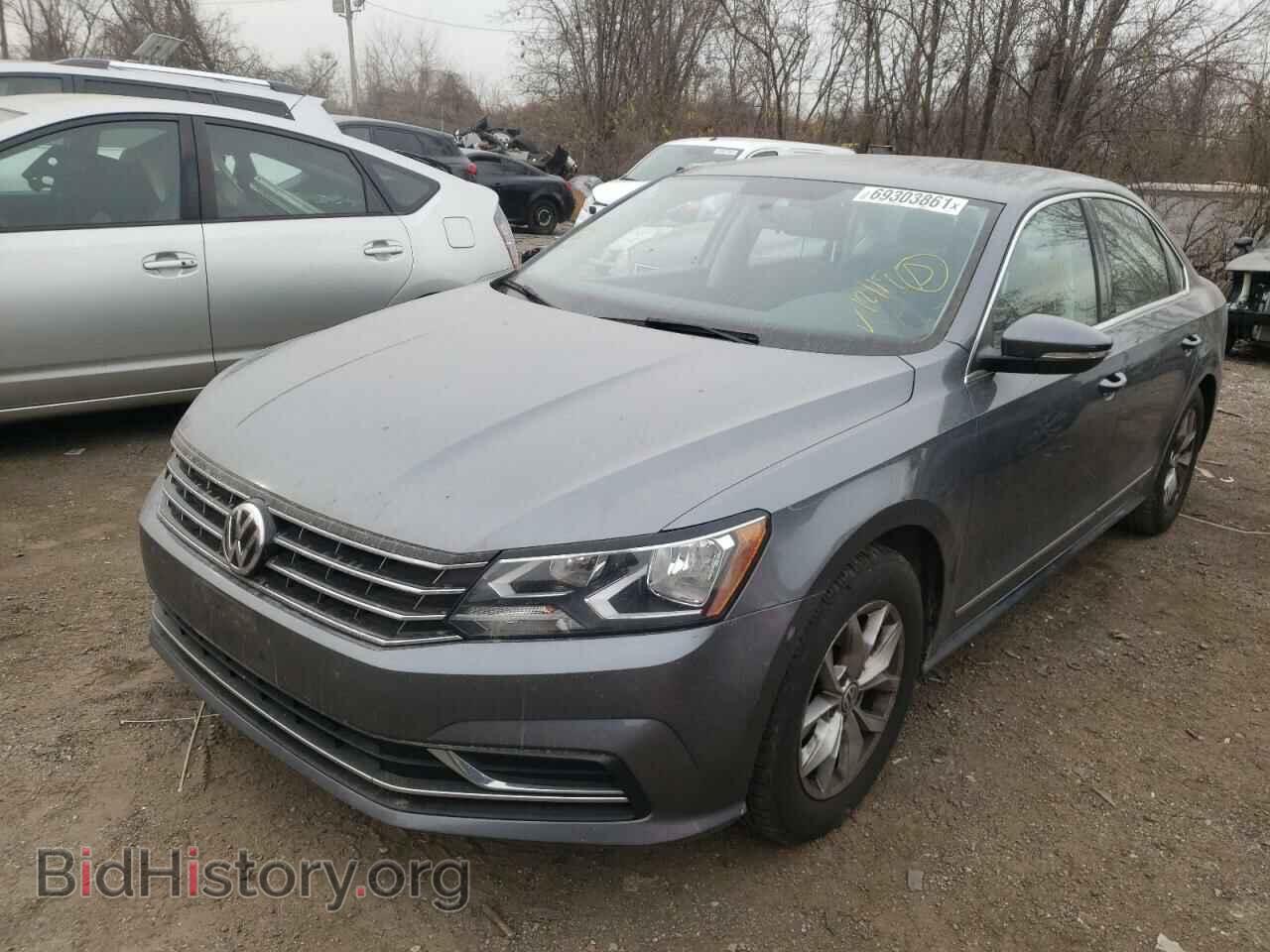 2017 VOLKSWAGEN PASSAT - VIN: 1VWAT7A30HC032547 - Фото 2