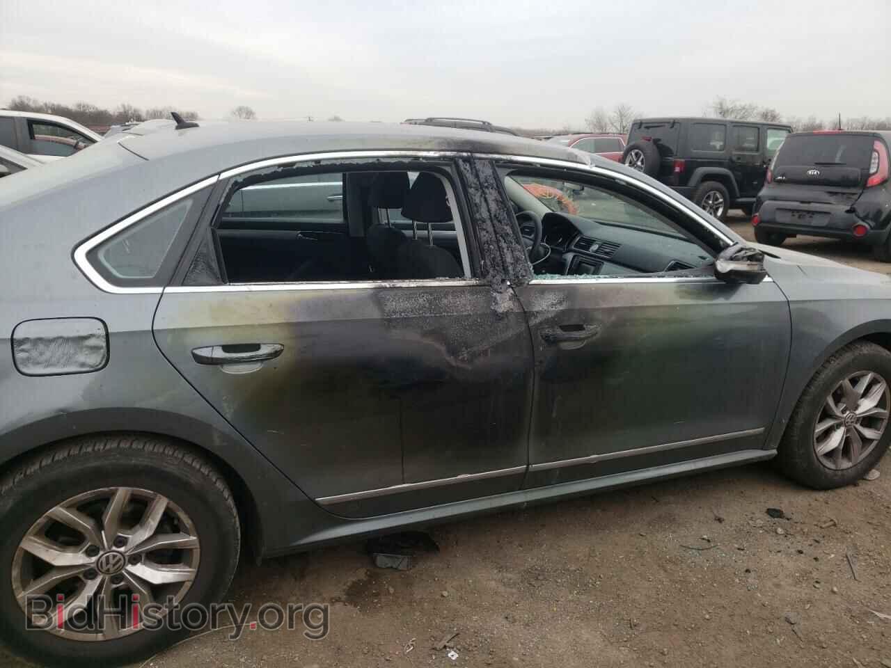 2017 VOLKSWAGEN PASSAT - VIN: 1VWAT7A30HC032547 - Фото 9