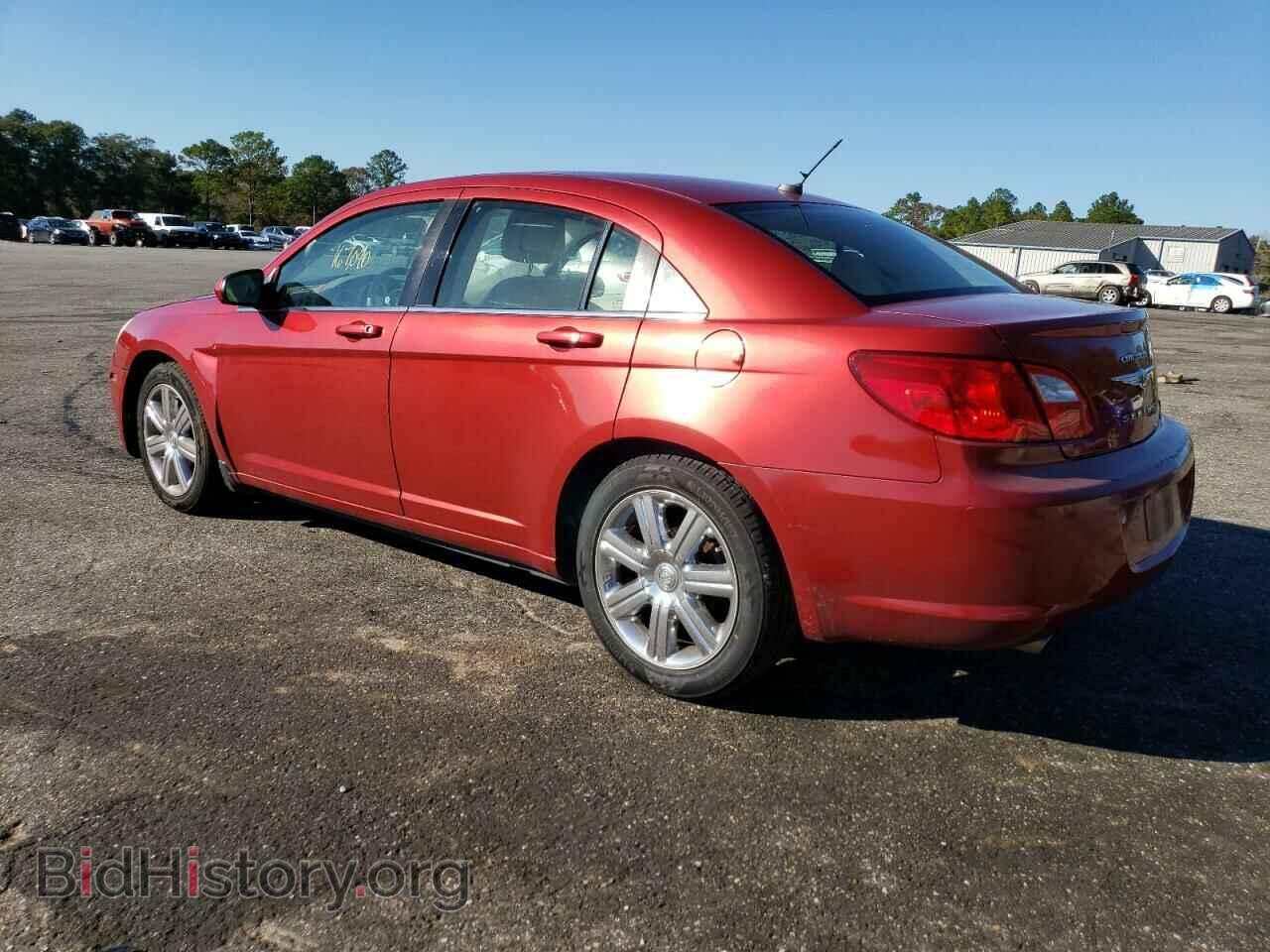 2010 CHRYSLER SEBRING - VIN: 1C3CC5FV8AN167705 - Фото 2
