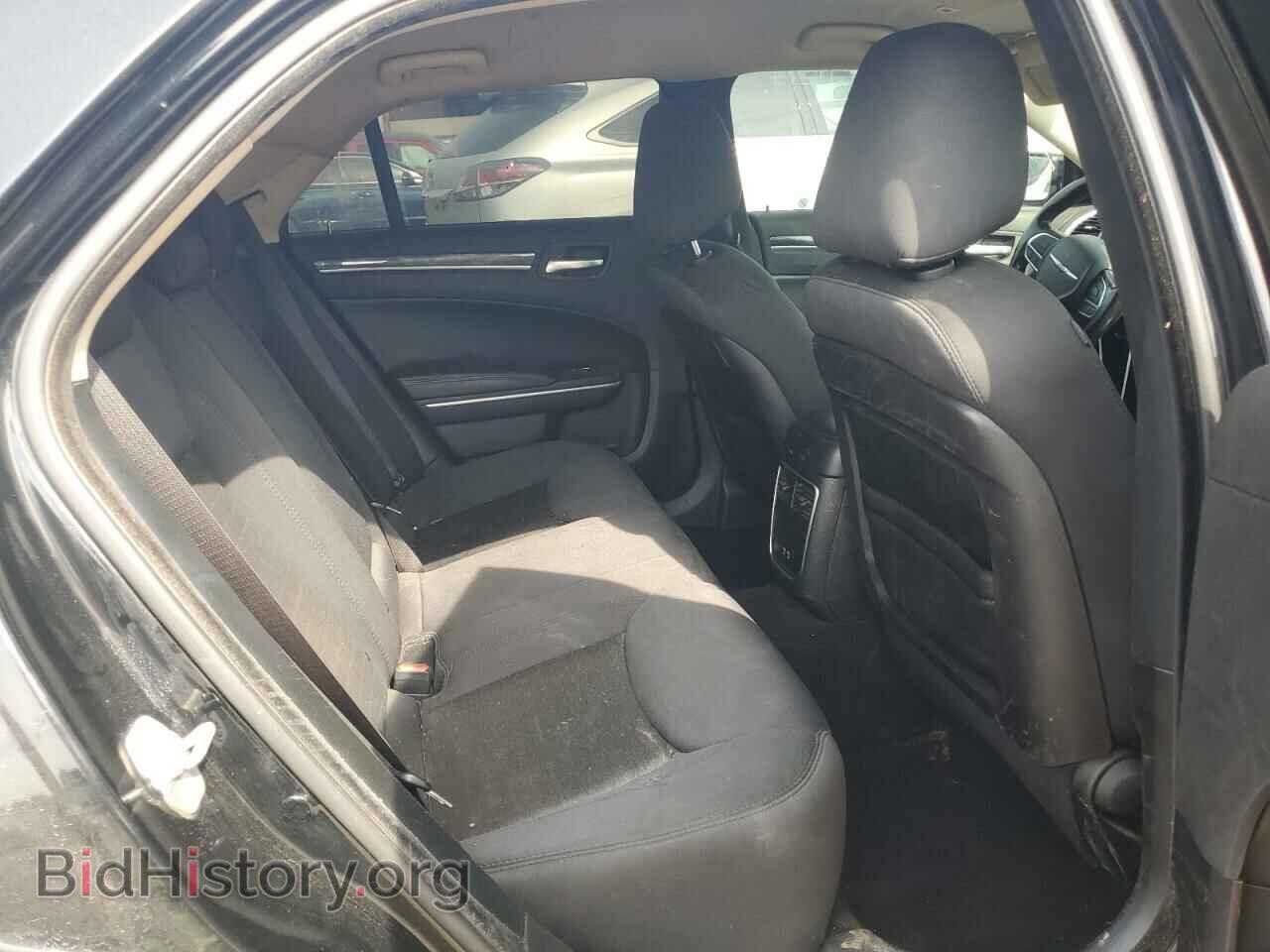 2019 CHRYSLER 300 - VIN: 2C3CCAAG0KH636880 - Фото 10