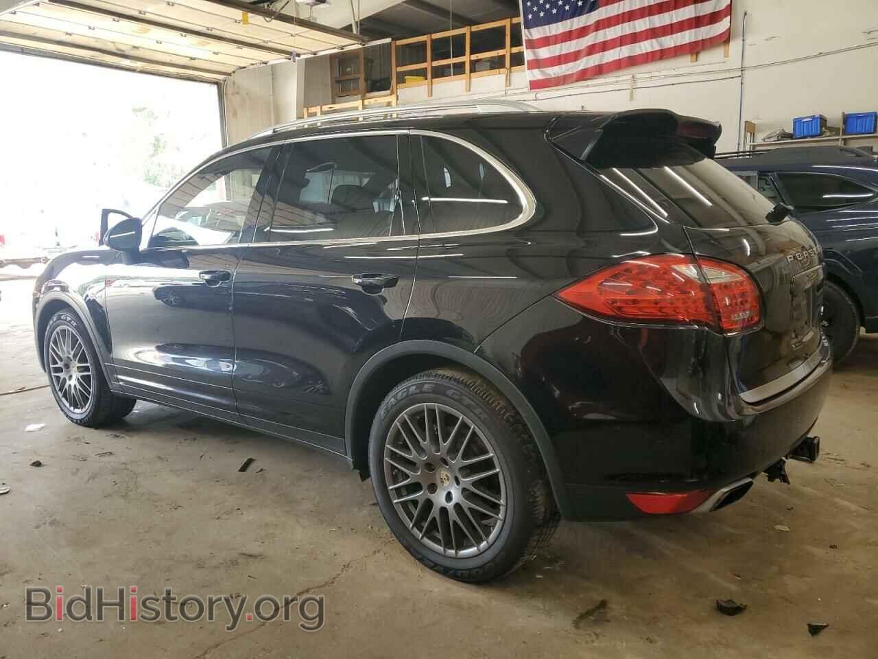 2011 PORSCHE CAYENNE - VIN: WP1AE2A27BLA93133 - Фото 2
