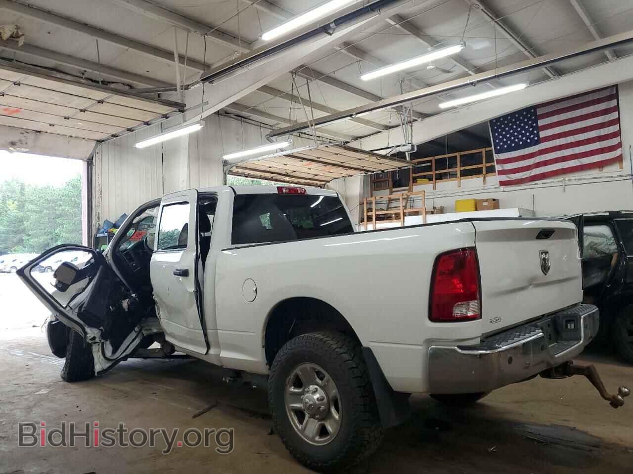 2014 RAM All Models - VIN: 3C6UR5CL1EG162837 - Photo 2