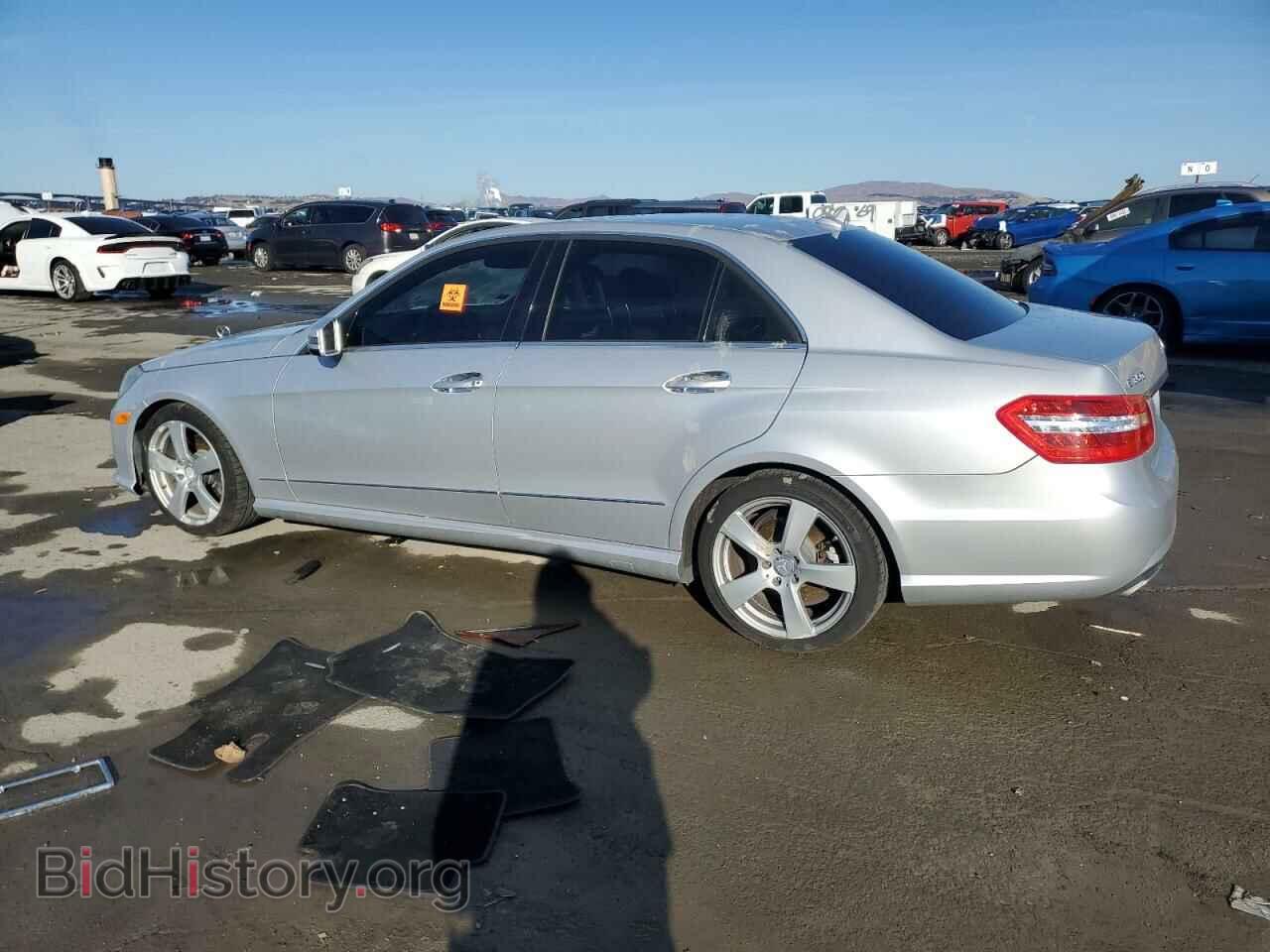 2011 MERCEDES-BENZ E-CLASS - VIN: WDDHF5GB1BA307394 - Фото 2