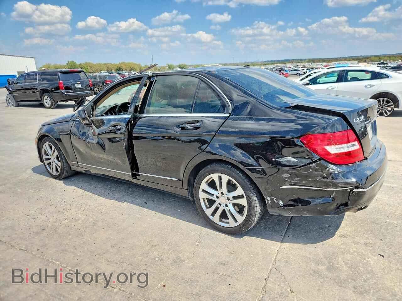 2013 MERCEDES-BENZ C-CLASS - VIN: WDDGF4HB2DA803733 - Фото 2