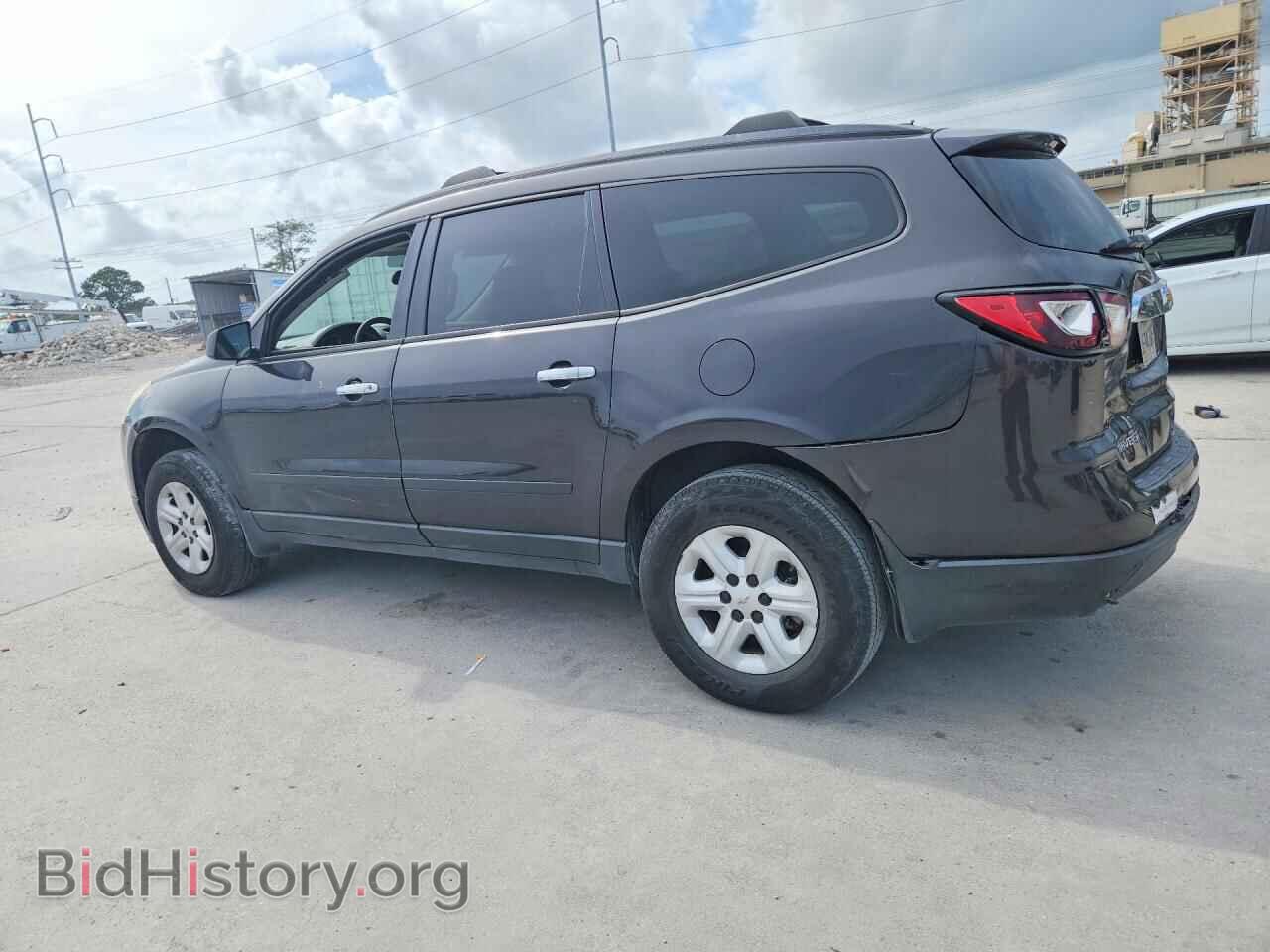 2017 CHEVROLET TRAVERSE - VIN: 1GNKRFKD3HJ165409 - Photo 2