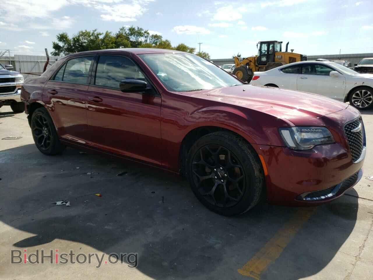 2019 CHRYSLER 300 - VIN: 2C3CCAAG2KH727116 - Фото 4