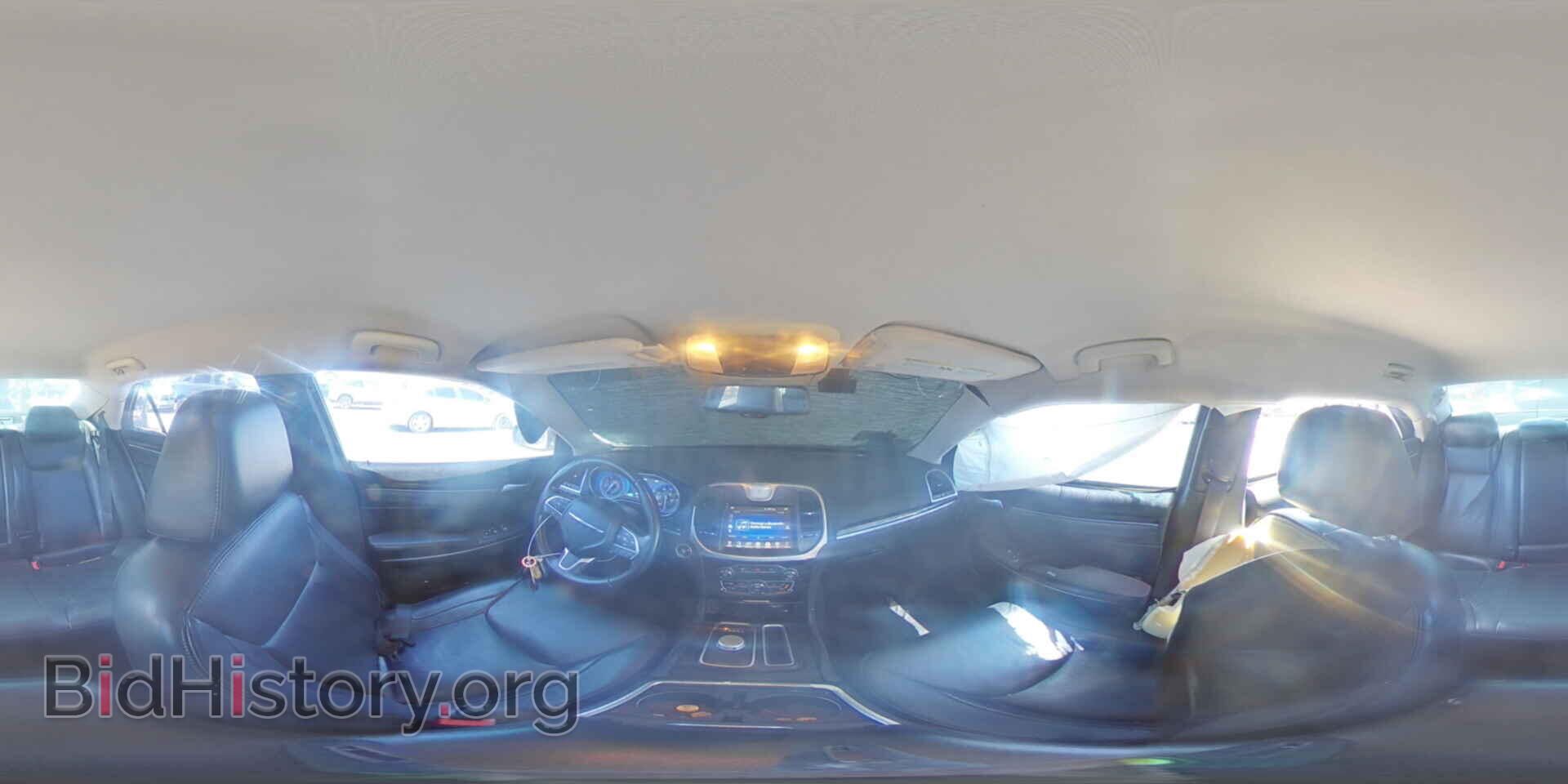 2015 CHRYSLER 300 - VIN: 2C3CCAAG1FH779746 - Фото 14