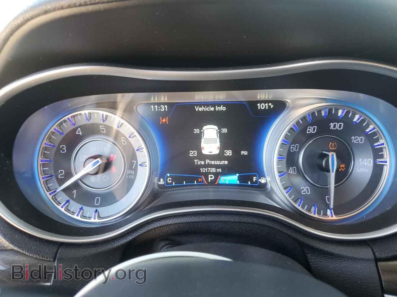 2015 CHRYSLER 300 - VIN: 2C3CCAAG1FH779746 - Фото 9