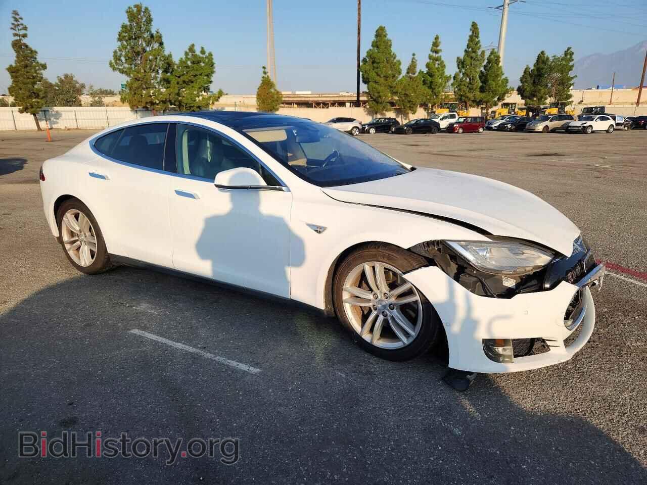 2016 Tesla MODEL S (VIN 5YJSA1E27GF125837) — фото 4 из 14