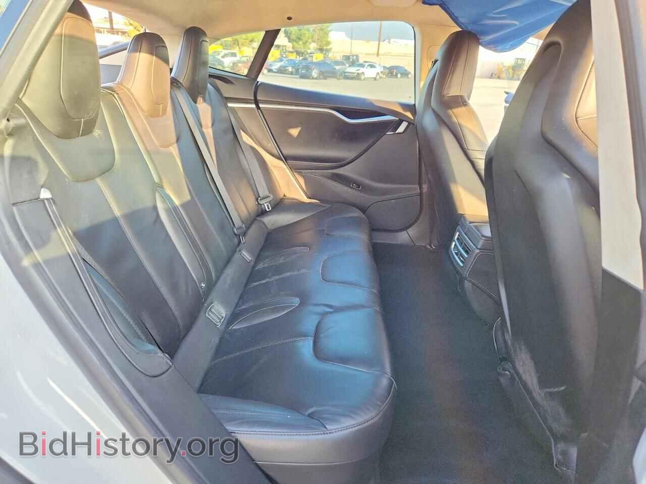 2016 Tesla MODEL S (VIN 5YJSA1E27GF125837) — фото 10 из 14