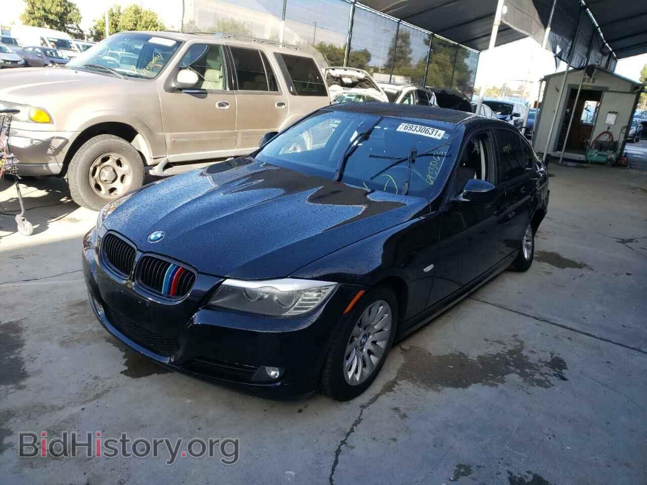 2009 BMW 3 SERIES - VIN: WBAPH53589A435266 - Фото 2