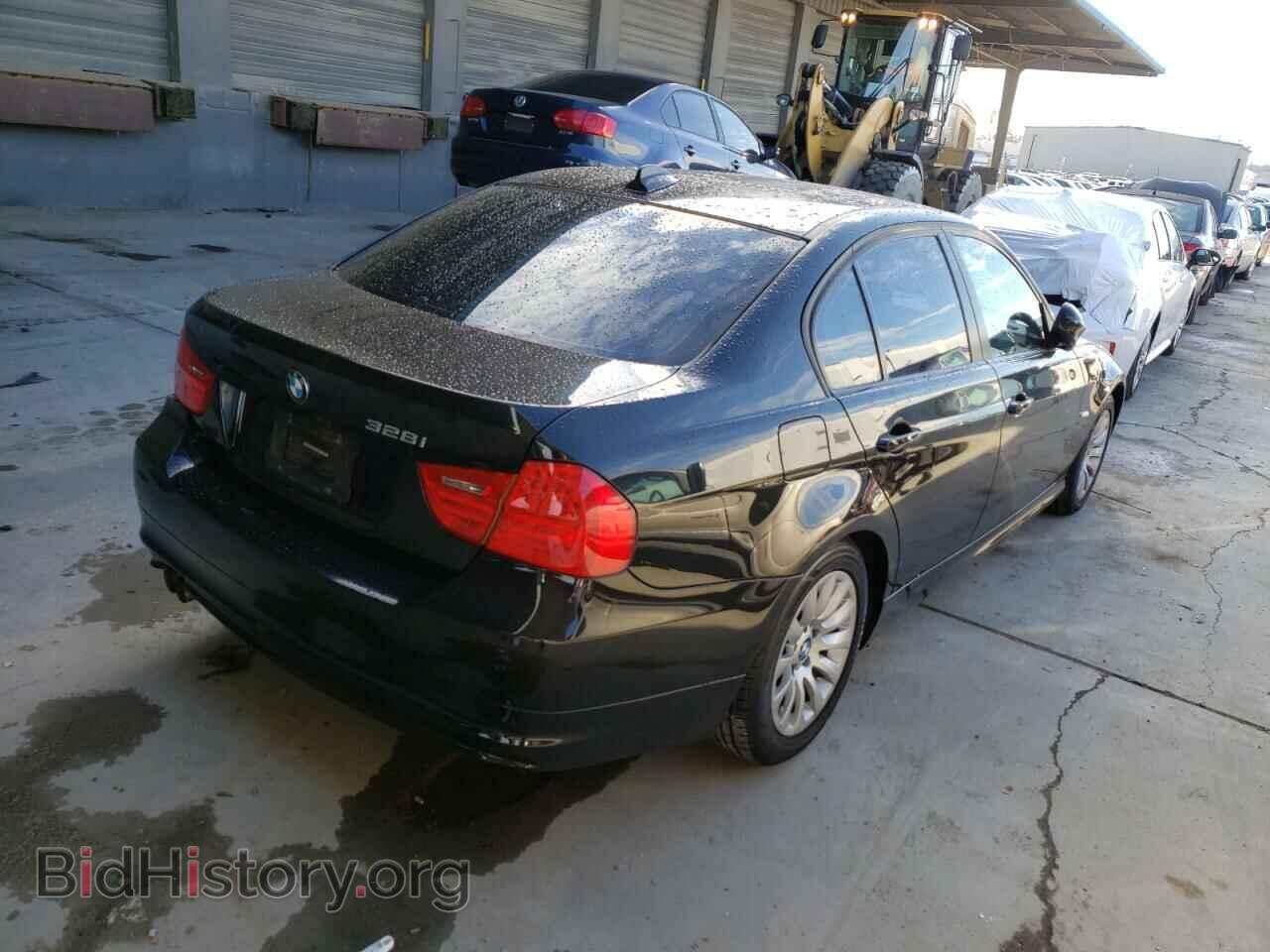 2009 BMW 3 SERIES - VIN: WBAPH53589A435266 - Фото 4
