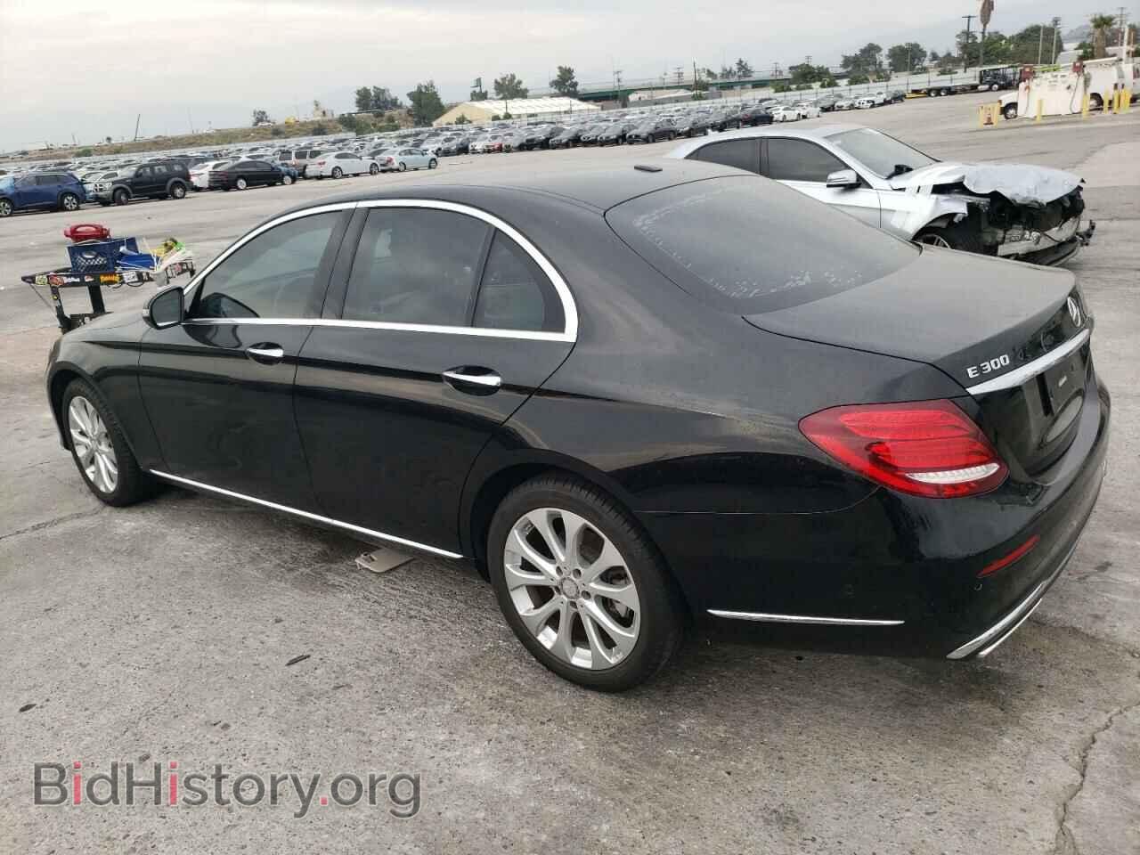 2017 MERCEDES-BENZ E-CLASS - VIN: WDDZF4JB3HA080841 - Фото 2
