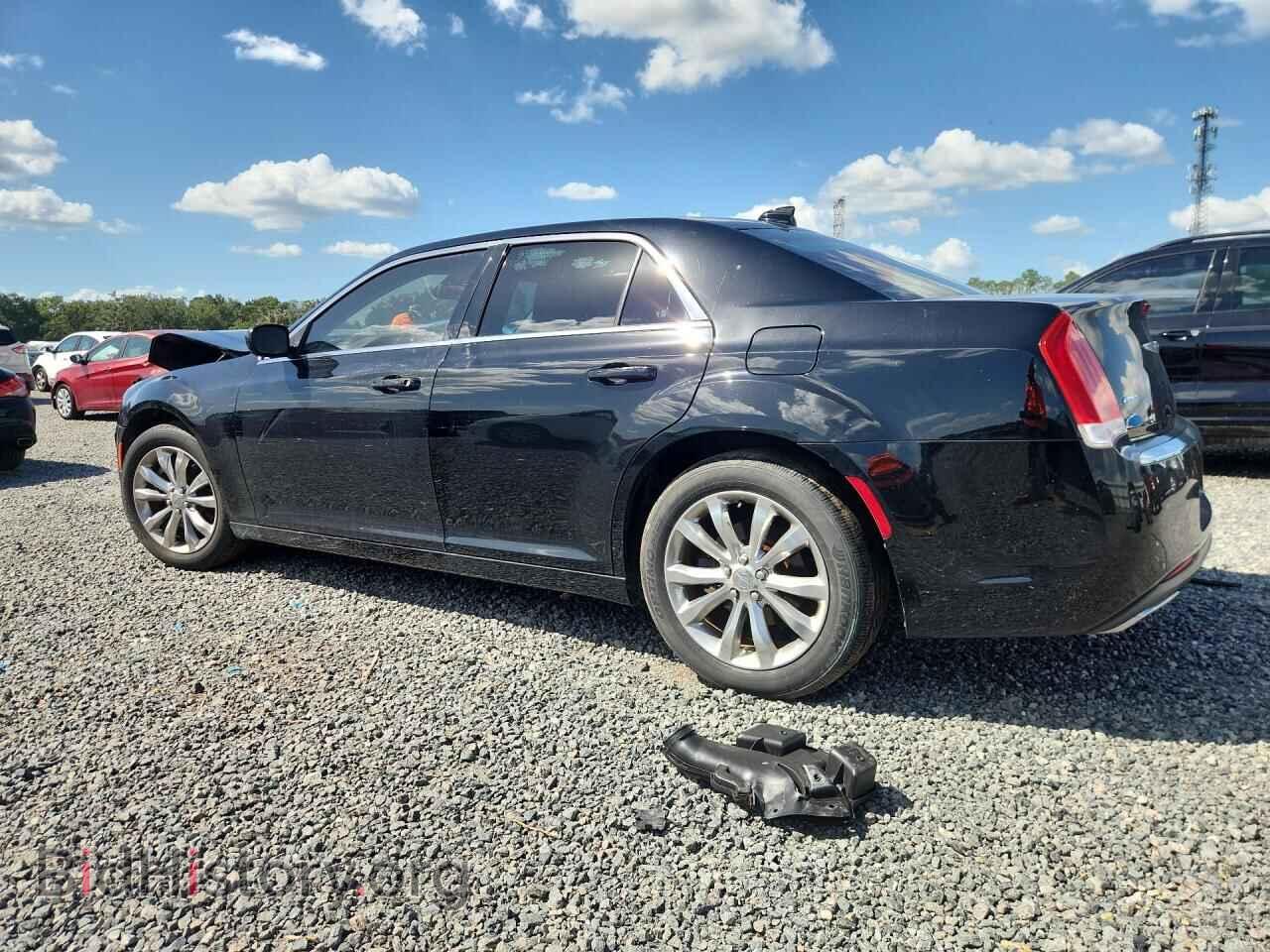 2015 CHRYSLER 300 - VIN: 2C3CCARG6FH760811 - Photo 2