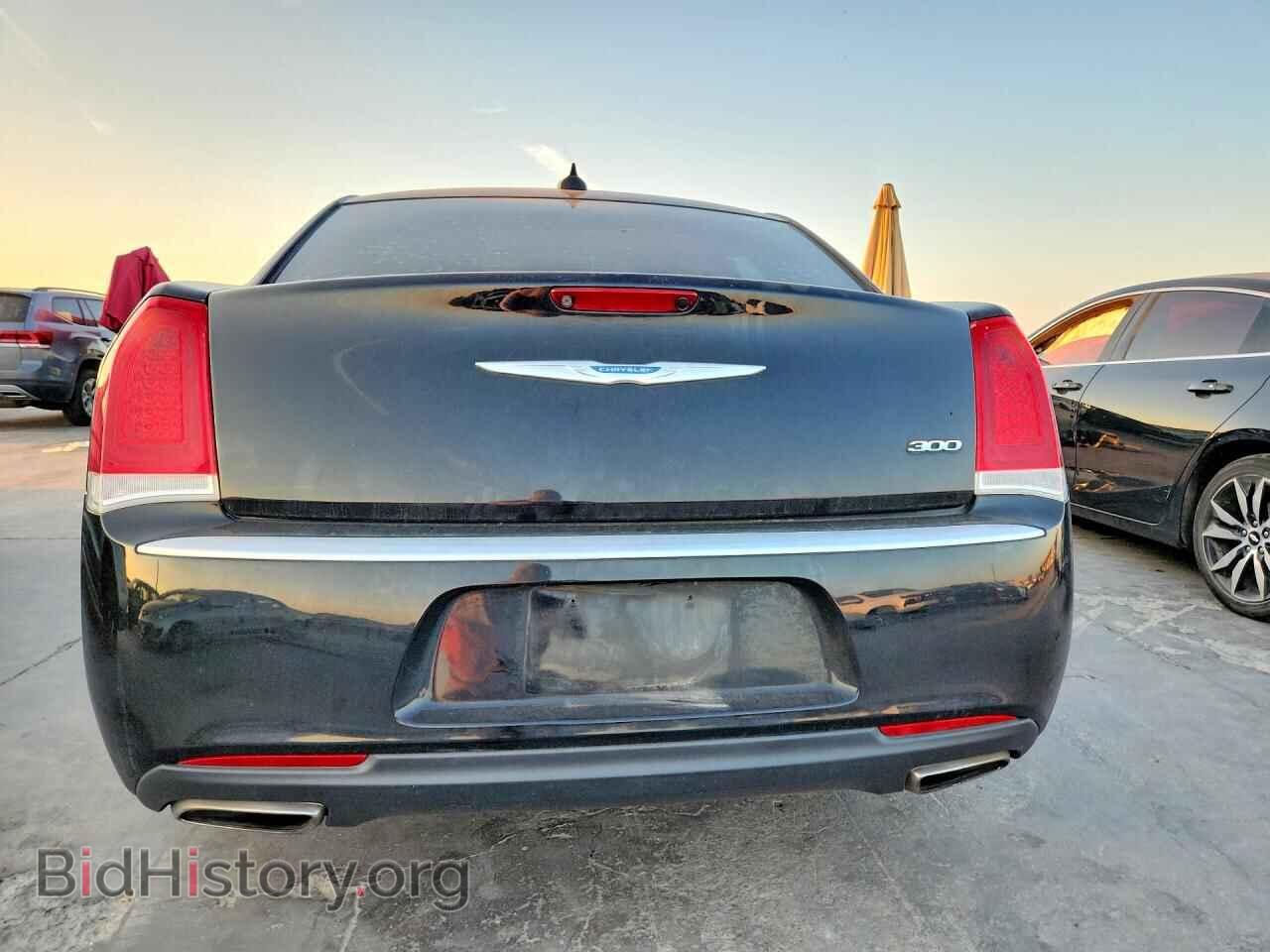 2019 CHRYSLER 300 - VIN: 2C3CCAAG9KH661180 - Фото 6