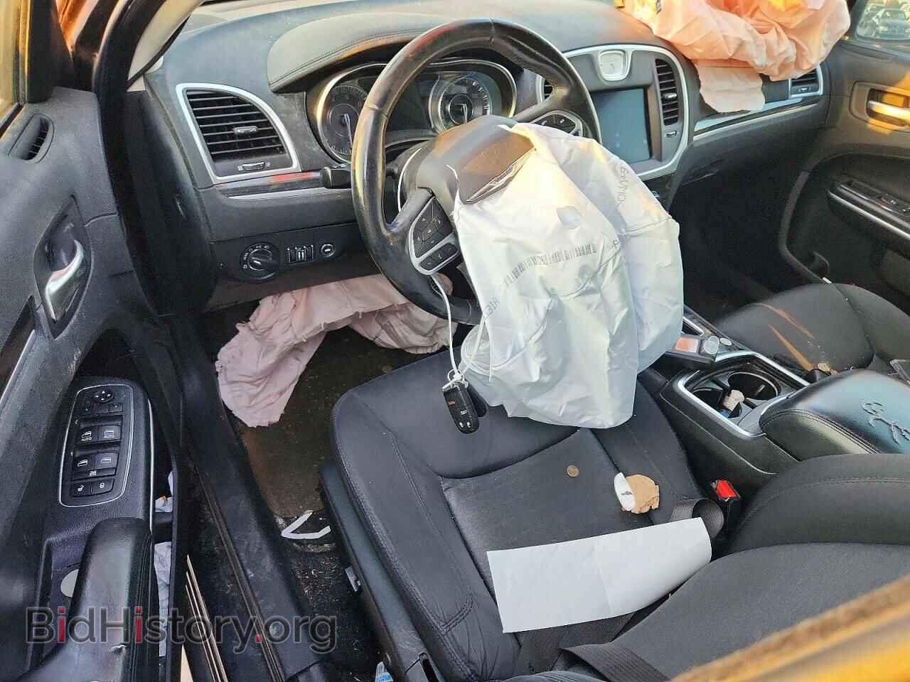 2019 CHRYSLER 300 - VIN: 2C3CCAAG9KH661180 - Фото 8
