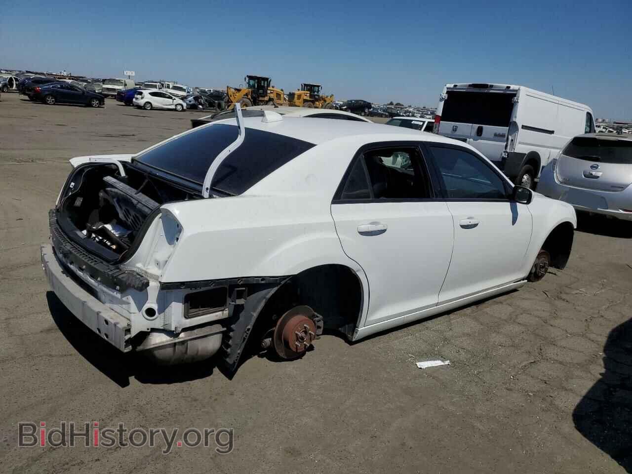 2017 CHRYSLER 300 - VIN: 2C3CCABG2HH646303 - Фото 3