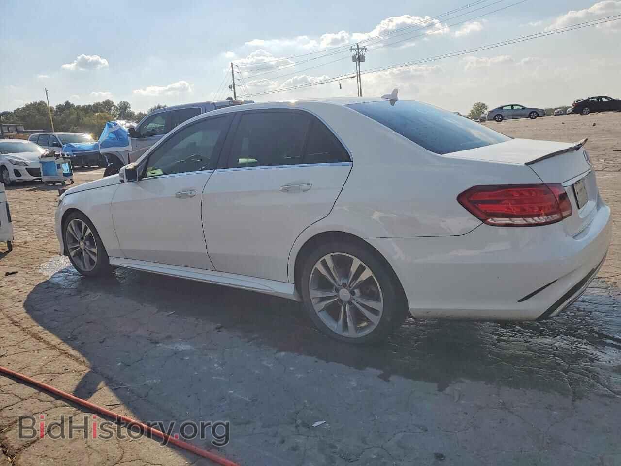 2014 MERCEDES-BENZ E-CLASS - VIN: WDDHF5KB9EA854666 - Фото 2
