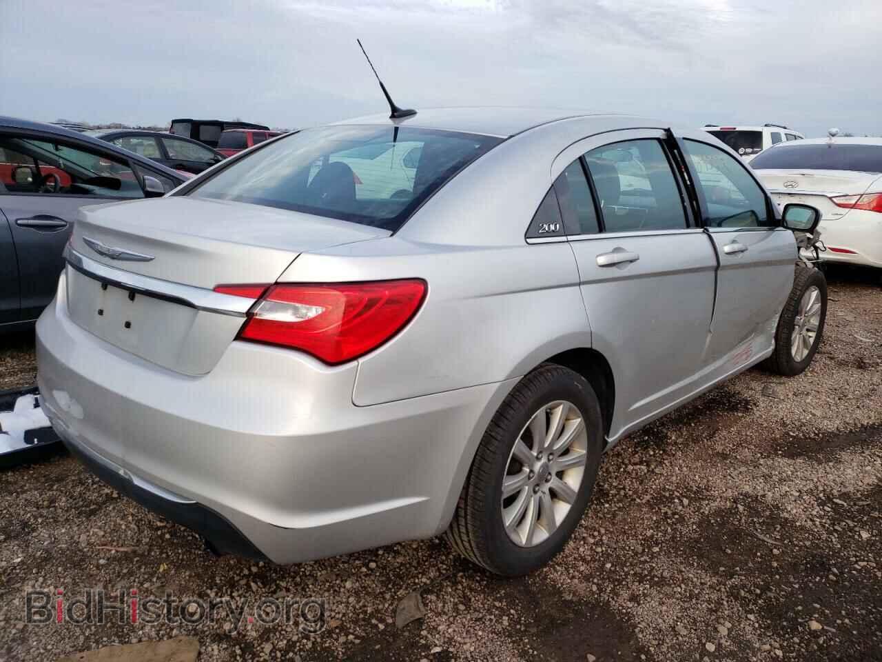 2011 CHRYSLER 200 - VIN: 1C3BC1FB2BN525666 - Фото 4