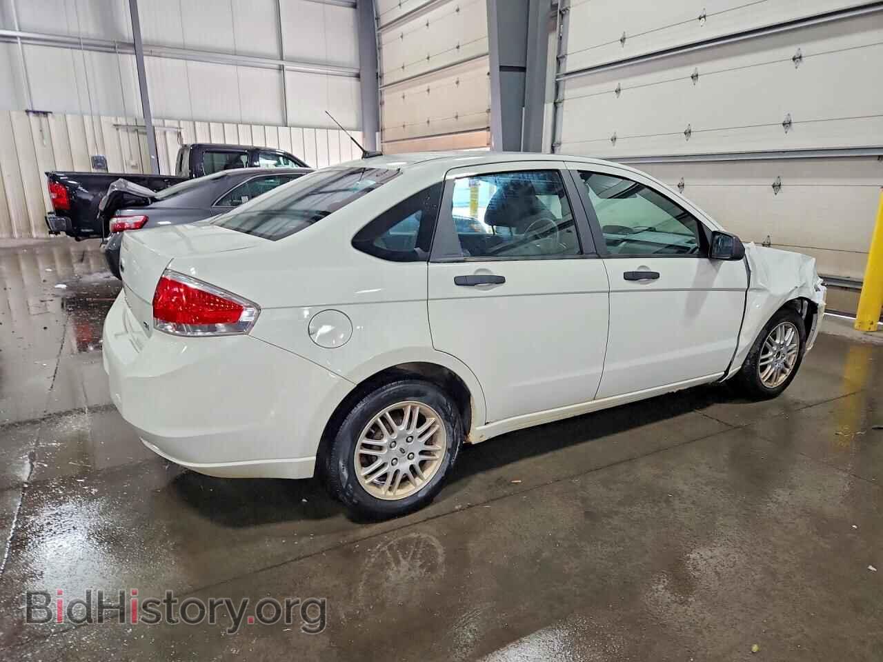2010 Ford FOCUS (VIN 1FAHP3FN6AW169320) — photo 3 of 12