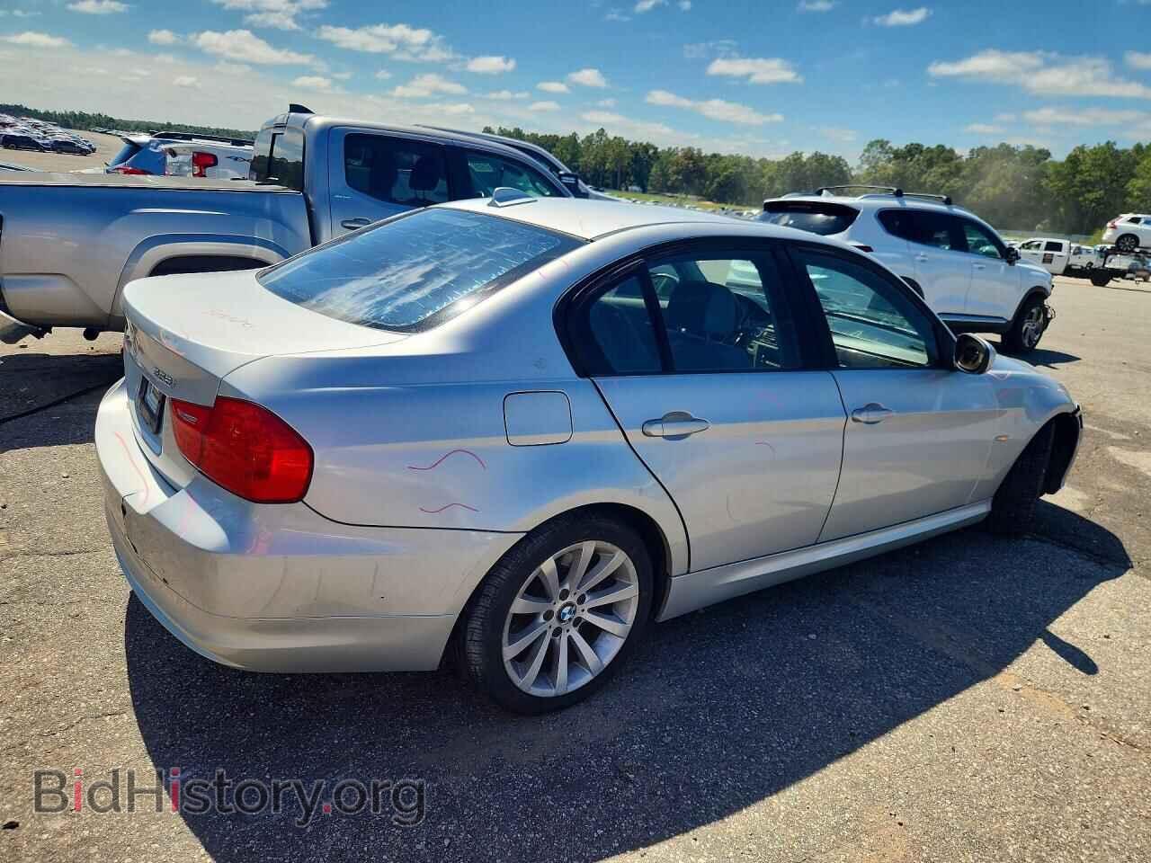 2011 BMW 3 SERIES - VIN: WBAPH7C5XBE673839 - Photo 3
