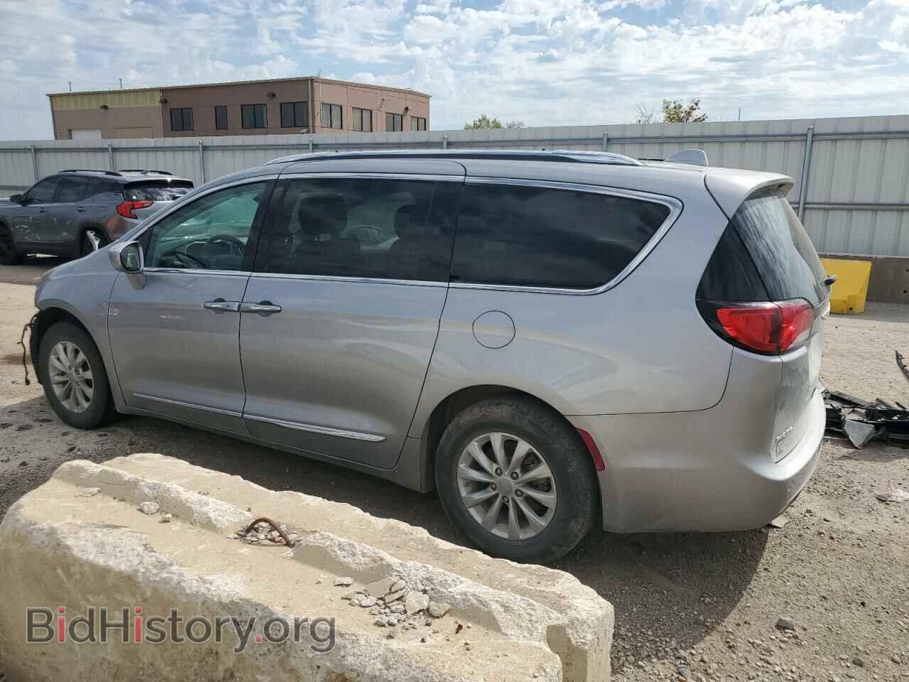 2019 CHRYSLER PACIFICA - VIN: 2C4RC1BG9KR539479 - Фото 2