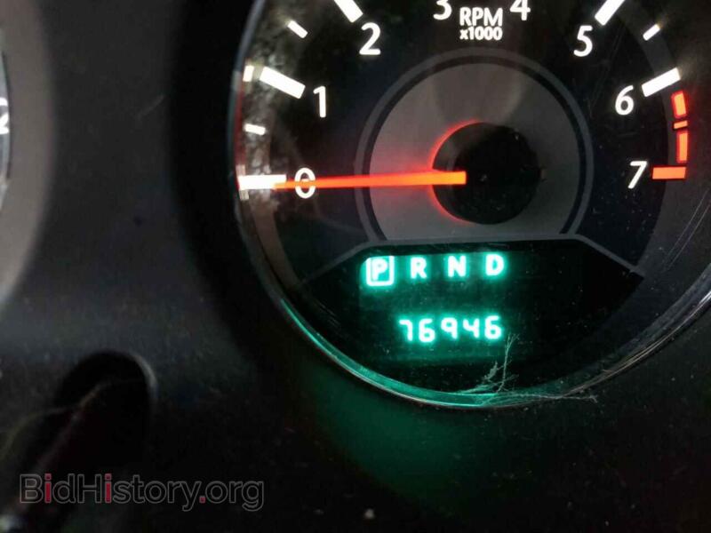2013 Chrysler 200 (VIN 1C3CCBCG7DN520461) — photo 8 of 10