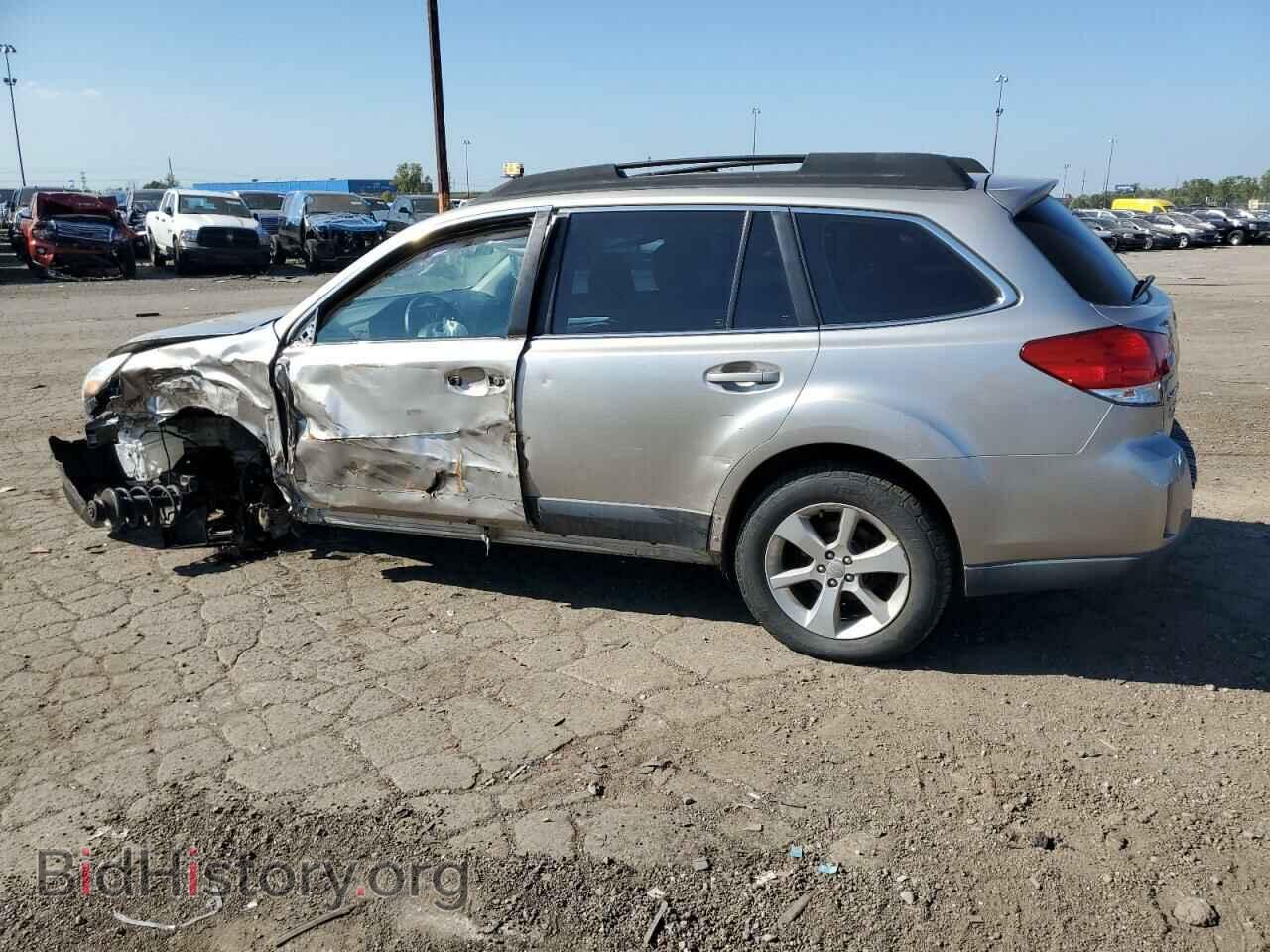 2014 SUBARU OUTBACK - VIN: 4S4BRCAC5E3219529 - Фото 2