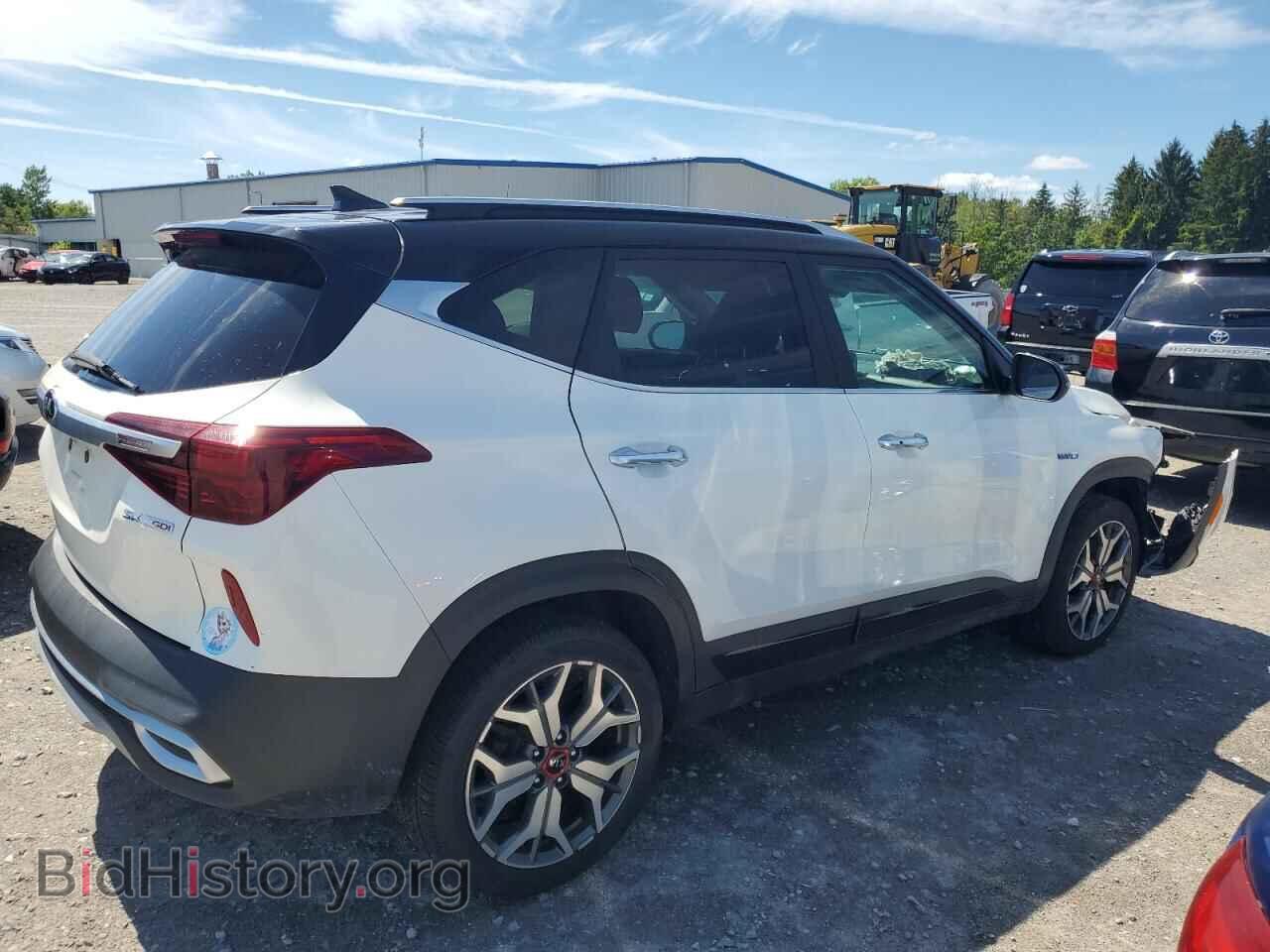 2021 KIA SELTOS - VIN: KNDETCA24M7216056 - Фото 3