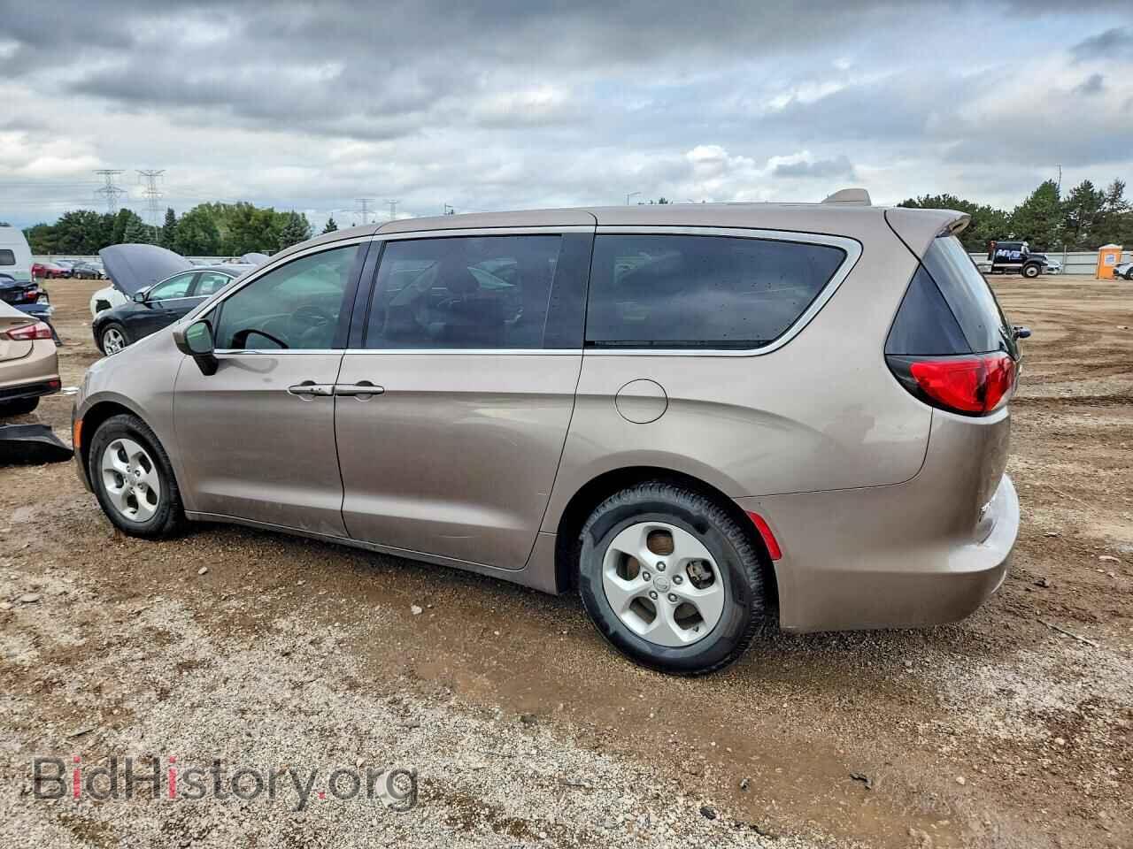 2017 CHRYSLER PACIFICA - VIN: 2C4RC1CG0HR827124 - Photo 2