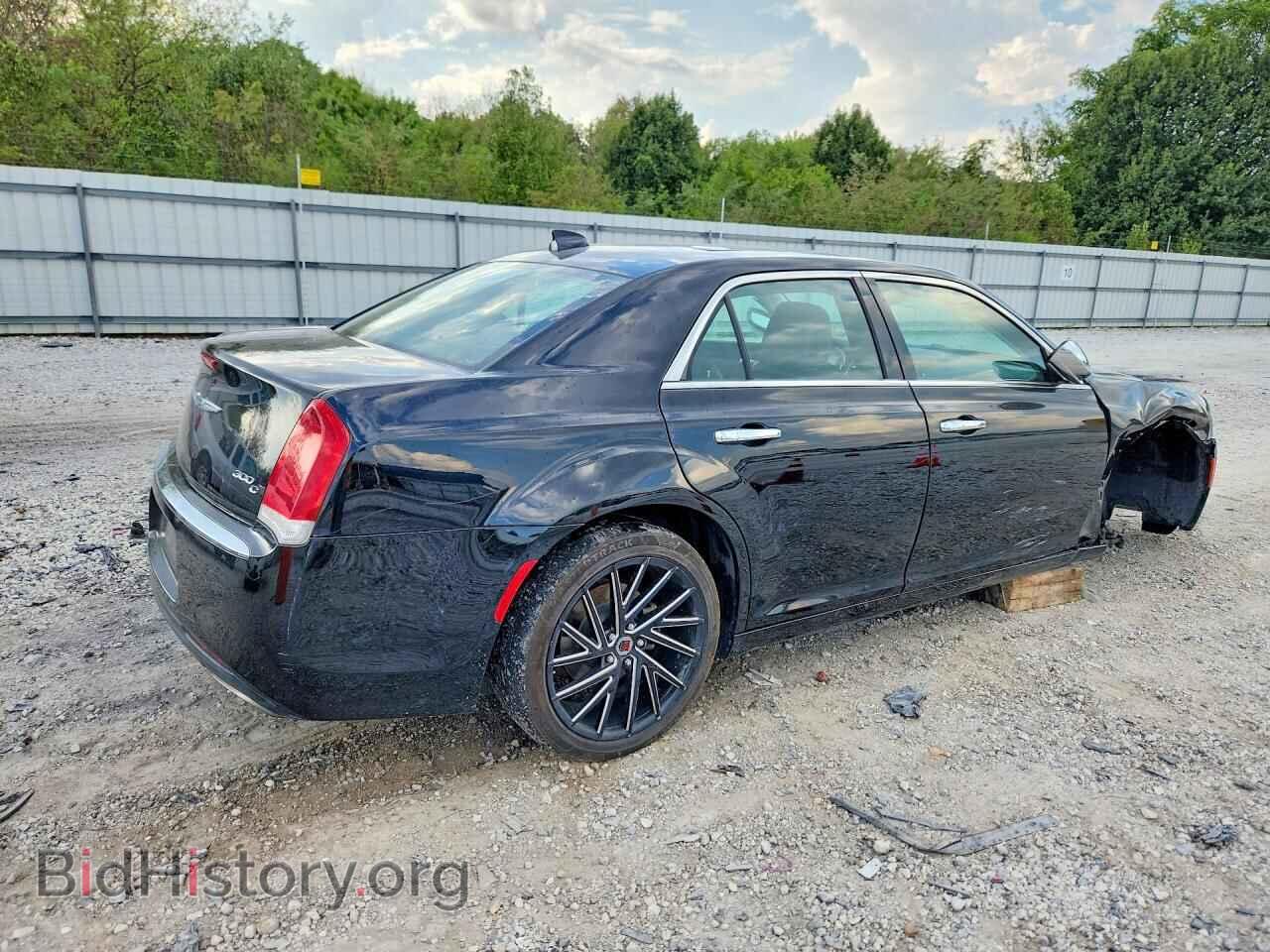 2017 CHRYSLER 300 - VIN: 2C3CCAET1HH582327 - Фото 3