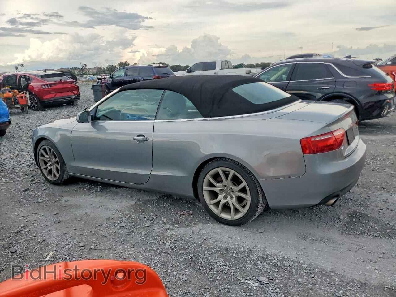 2011 AUDI A5 - VIN: WAUAFAFHXBN002377 - Photo 2
