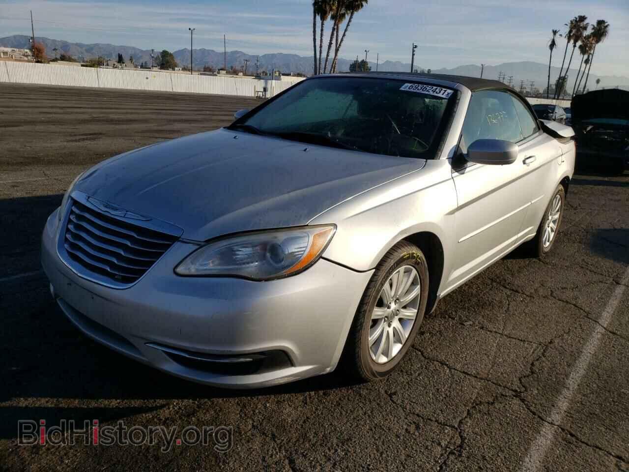 2011 CHRYSLER 200 - VIN: 1C3BC2EG9BN550874 - Фото 2