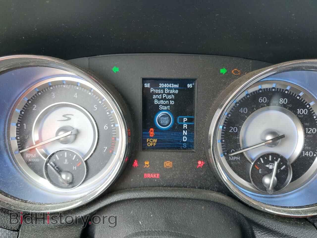 2014 CHRYSLER 300 - VIN: 2C3CCABG3EH182756 - Фото 9