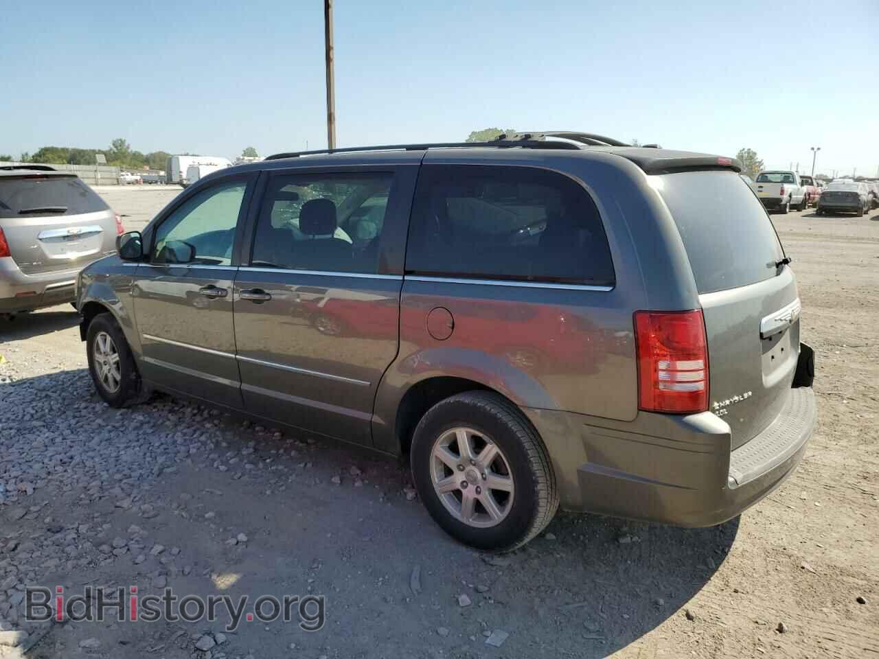 2010 CHRYSLER MINIVAN - VIN: 2A4RR8DX1AR387789 - Фото 2