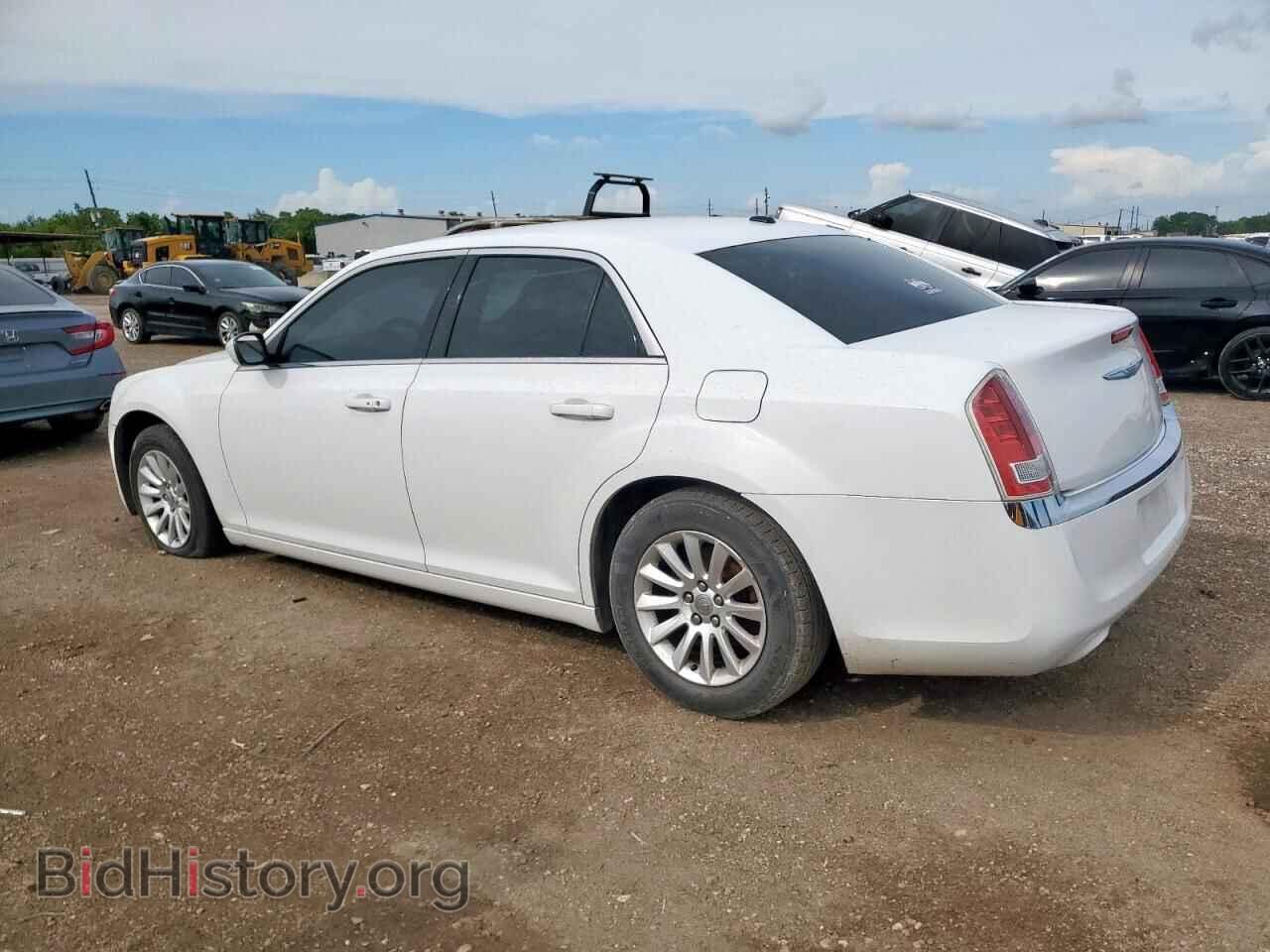 2014 CHRYSLER 300 - VIN: 2C3CCAAG3EH119108 - Фото 2