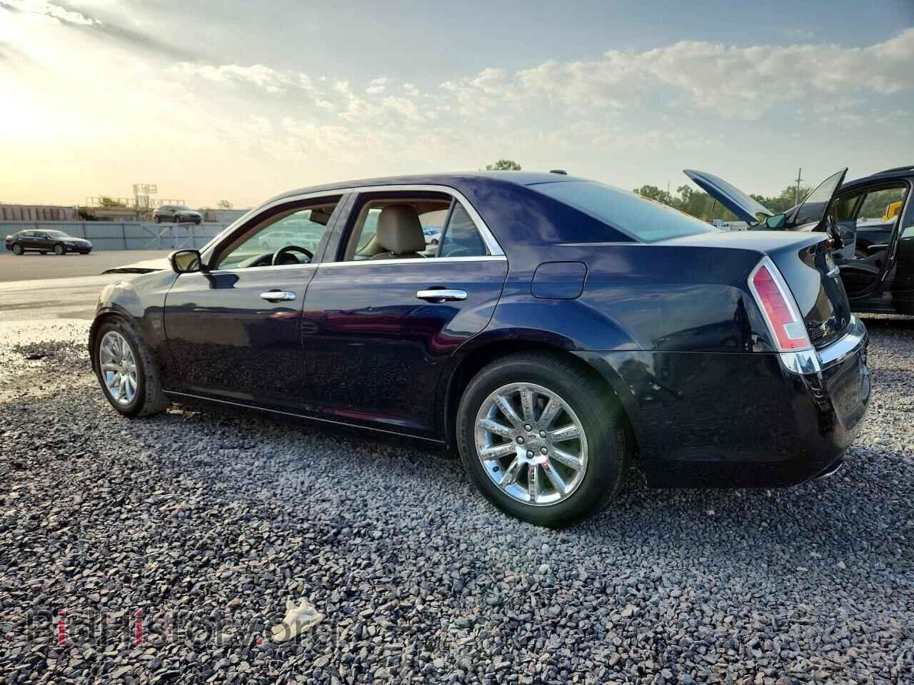 2012 CHRYSLER 300 - VIN: 2C3CCACG2CH212633 - Фото 2