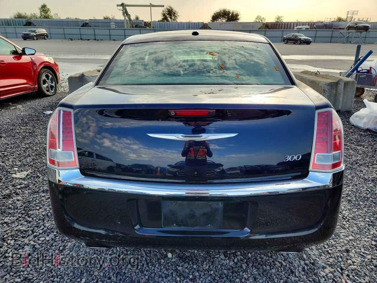 2012 CHRYSLER 300 - VIN: 2C3CCACG2CH212633 - Фото 6