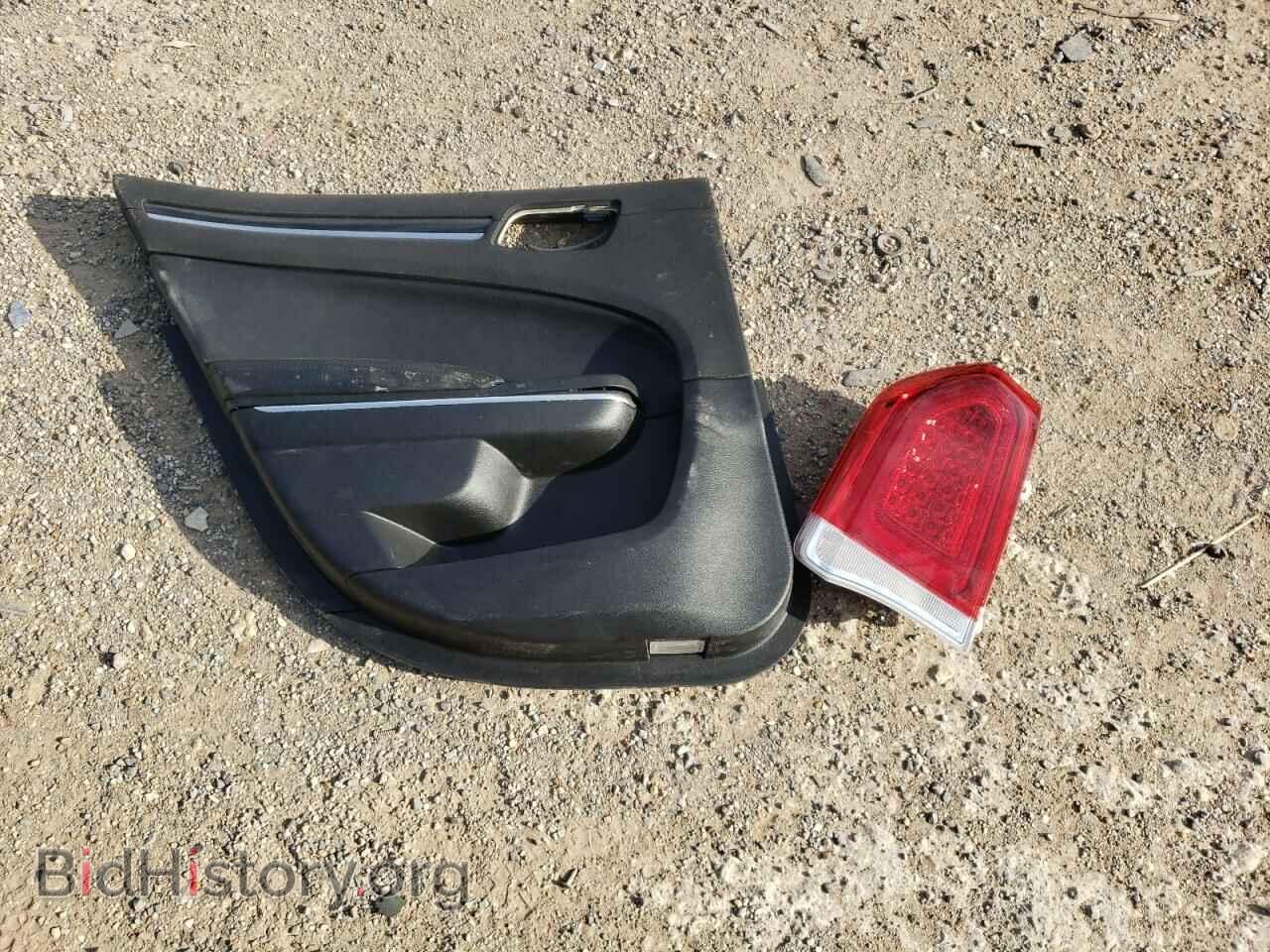 2016 CHRYSLER 300 - VIN: 2C3CCAAG9GH321048 - Фото 12