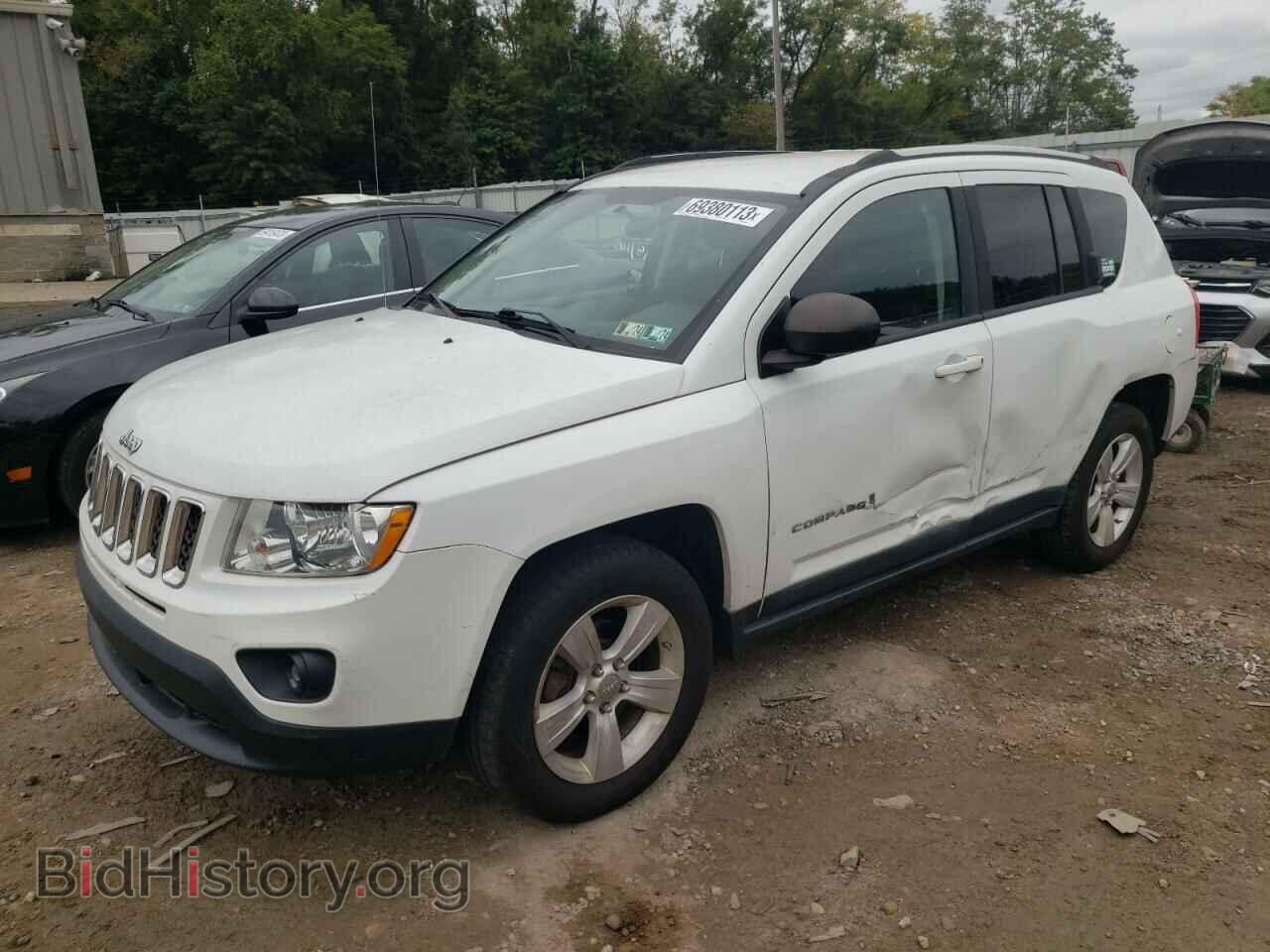 Photo 1J4NF1FB9BD259272 - JEEP COMPASS 2011