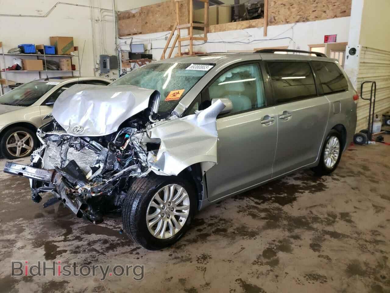 Фотография 5TDYK3DC9BS156363 - TOYOTA All Models 2011
