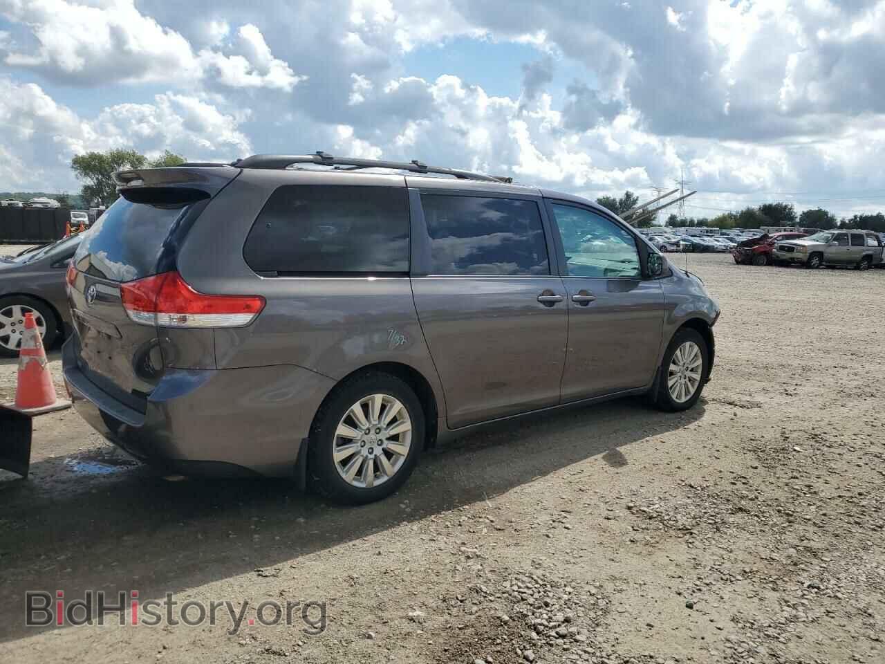 2013 TOYOTA All Models - VIN: 5TDDK3DC8DS066123 - Photo 3