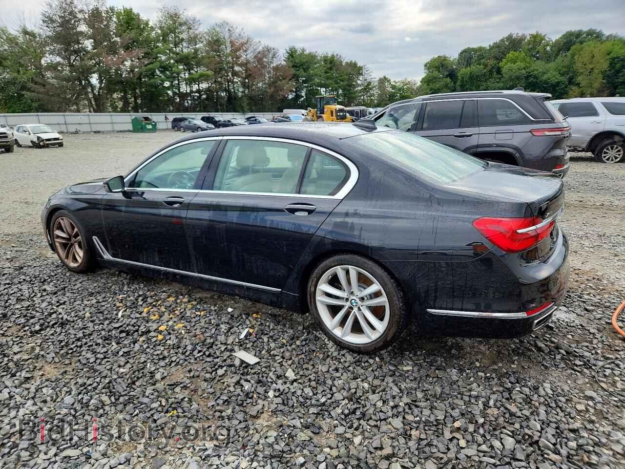 2018 BMW 7 SERIES - VIN: WBA7F2C59JB238299 - Photo 2