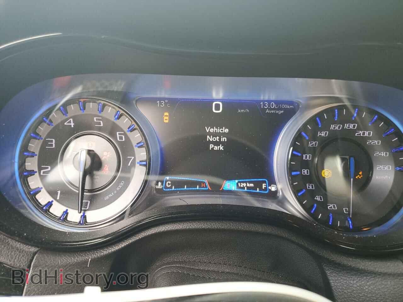 2019 CHRYSLER 300 - VIN: 2C3CCABG8KH546830 - Фото 9