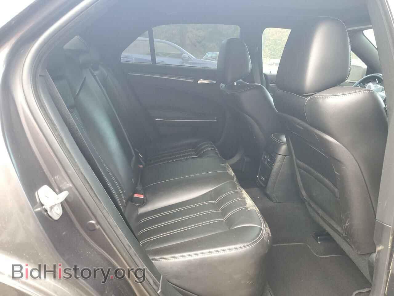 2019 CHRYSLER 300 - VIN: 2C3CCABG8KH546830 - Фото 10