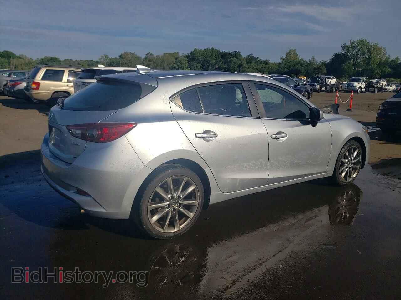 2018 MAZDA 3 - VIN: 3MZBN1L33JM218211 - Photo 3