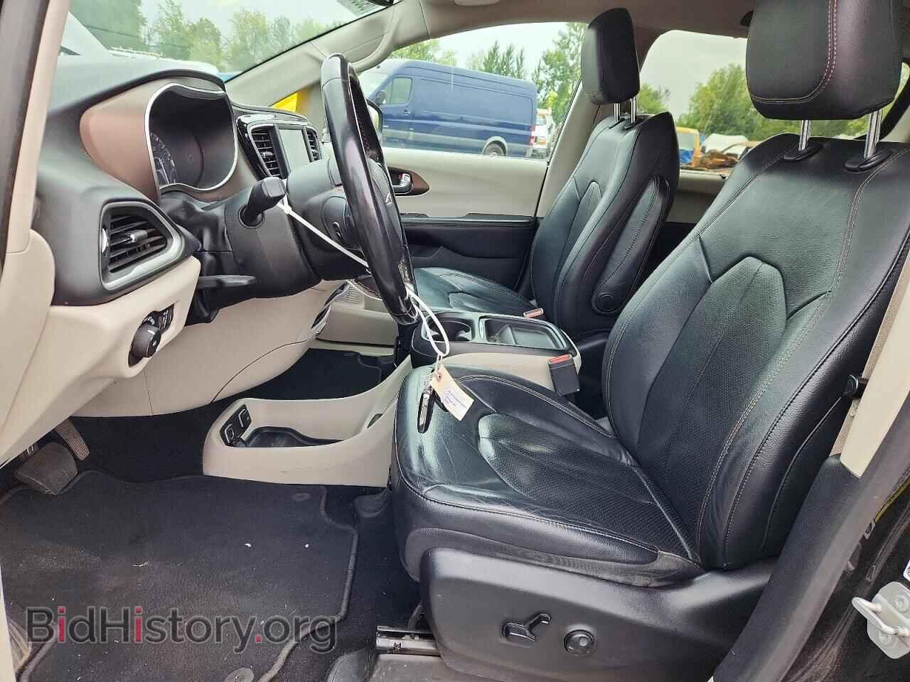 2019 Chrysler PACIFICA (VIN 2C4RC1BG4KR730792) — фото 7 из 13