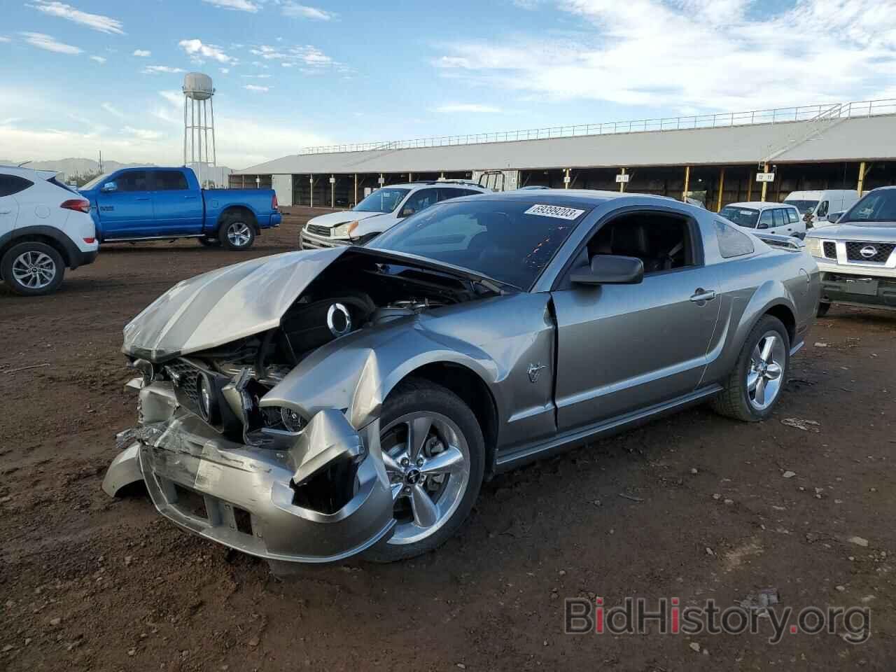 Photo 1ZVHT82H195114470 - FORD MUSTANG 2009